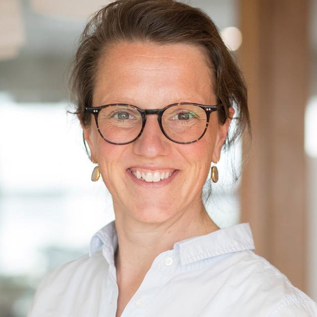 Pasfoto Marike Broekman